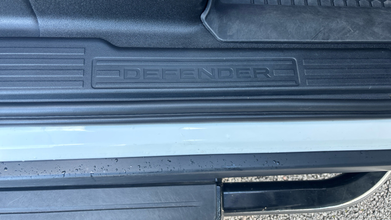 Land Rover Defender 90 Diesel 3.0 D250 Hard Top Auto